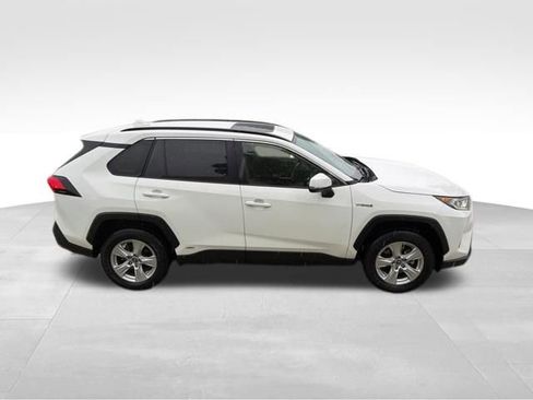Used 2019 Toyota RAV4 XLE w/ Convenience Package AWD/4WD image 2