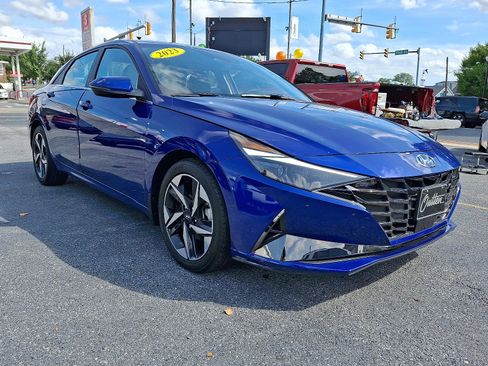 Used 2023 Hyundai Elantra Limited image 6