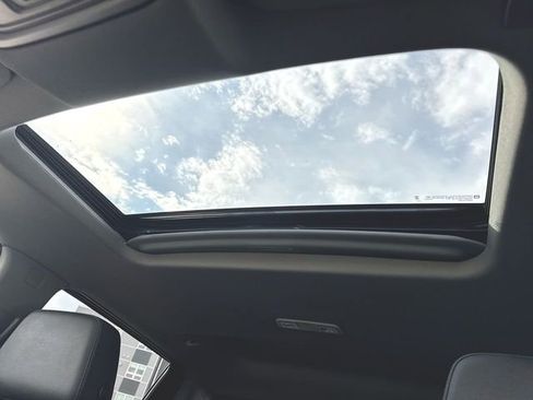 Used 2025 Chevrolet Silverado 1500 LTZ image 19