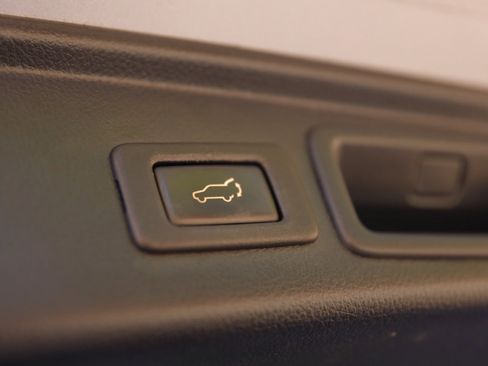 Used 2017 Subaru Forester 2.5i Limited w/ Popular Package #2 image 19