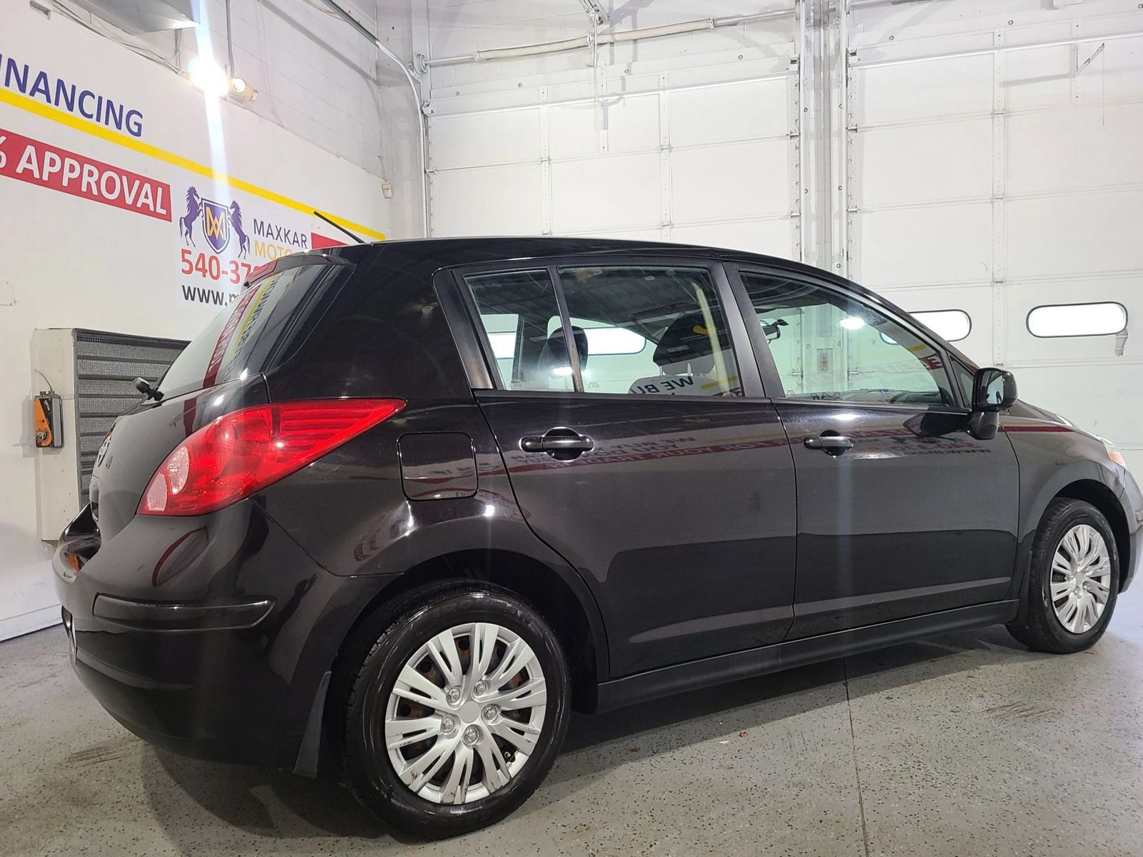 Used 2012 Nissan Versa 1.8 S w/ Plus Pkg FWD image 5