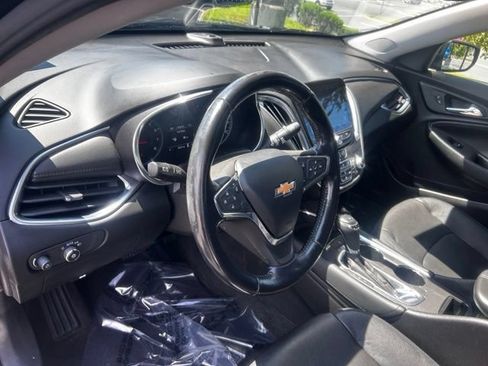 Used 2020 Chevrolet Malibu LT w/ Leather Package FWD image 15