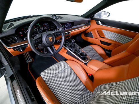 Used 2023 Porsche 911 Sport Classic RWD image 9