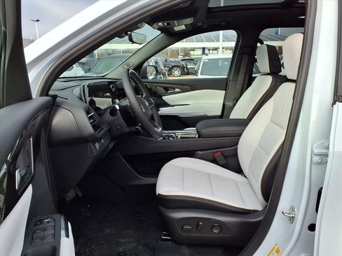 New 2026 Chevrolet Traverse High Country w/ LPO, Floor Liner Package image 15