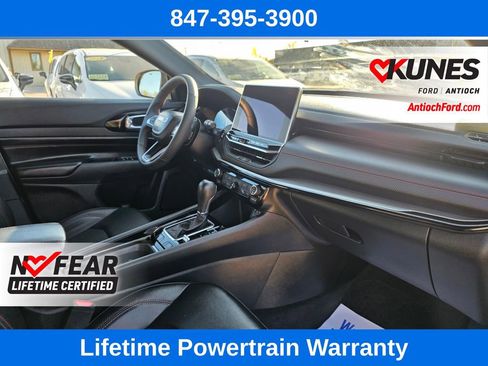Used 2025 Jeep Compass Trailhawk AWD/4WD image 30