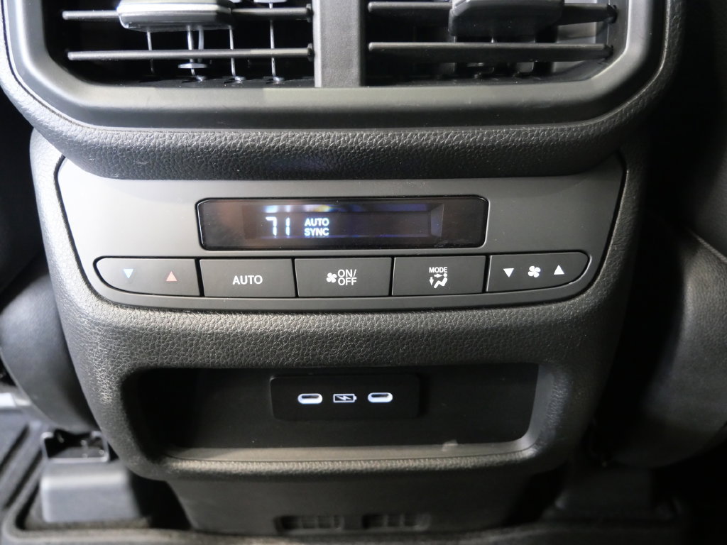 Used 2025 Honda Pilot Touring image 37