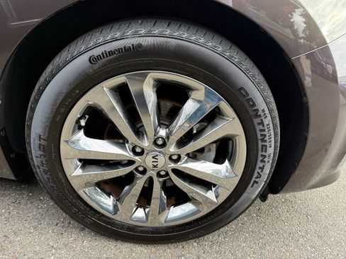 Used 2016 Kia Sedona SX Limited w/ Option Group 030 image 4