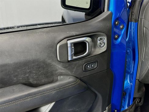 Used 2022 Jeep Wrangler Unlimited Sahara image 11