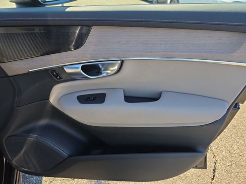 Certified 2025 Volvo XC90 B6 Plus image 11