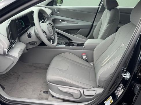 New 2026 Hyundai Elantra Hybrid FWD image 6