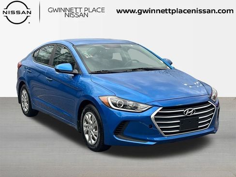 Used 2017 Hyundai Elantra SE image 3