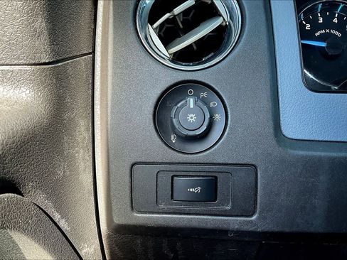 Used 2012 Ford F150 XLT w/ XLT Chrome Pkg image 32