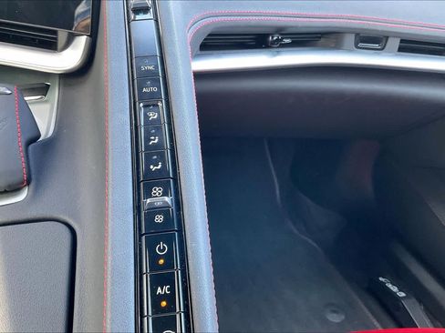 Used 2024 Chevrolet Corvette Stingray Coupe w/ Z51 Performance Package RWD image 31