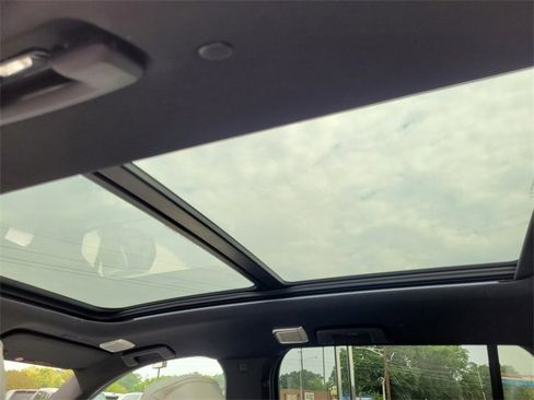 New 2026 Cadillac Vistiq Sport w/ LPO, Floor Liner Package image 24