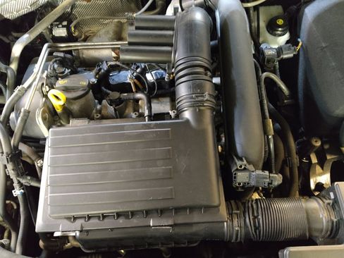 Used 2017 Volkswagen Jetta SE image 30