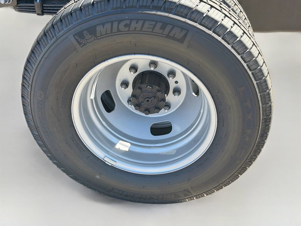 New 2027 Ford F350 XL w/ XL Chrome Package AWD/4WD image 13