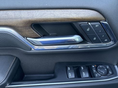 Used 2024 Chevrolet Silverado 3500 High Country w/ Technology Package image 15