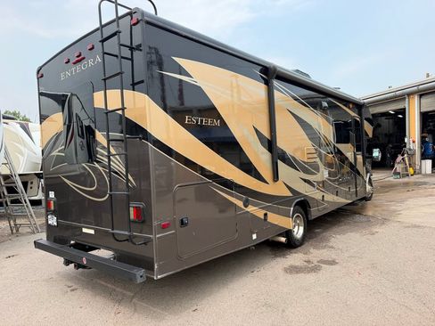 Used 2019 Ford E-450 and Econoline 450 Super Duty w/ Motorhome Prep Package RWD image 5