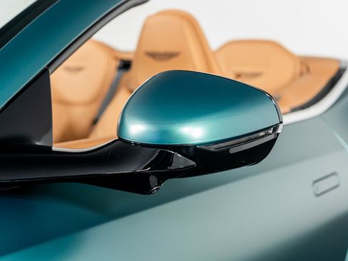 Used 2025 Aston Martin DB12 Convertible image 29