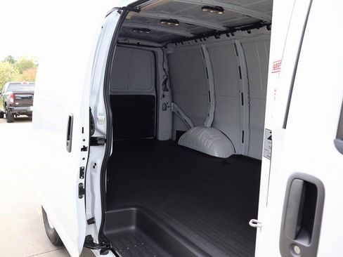 New 2025 GMC Savana 3500 Extended w/ Driver Convenience Package RWD image 24