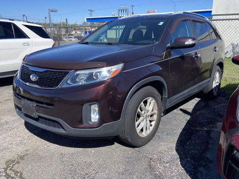Used 2014 Kia Sorento LX image 4