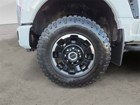 Certified 2025 Ford F350 Platinum w/ Tremor Off-Road Package image 13
