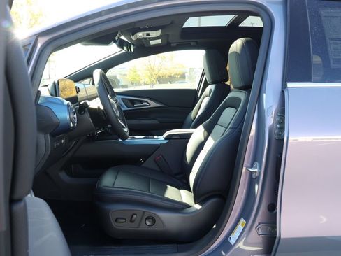 New 2026 Chevrolet Equinox EV LT image 14