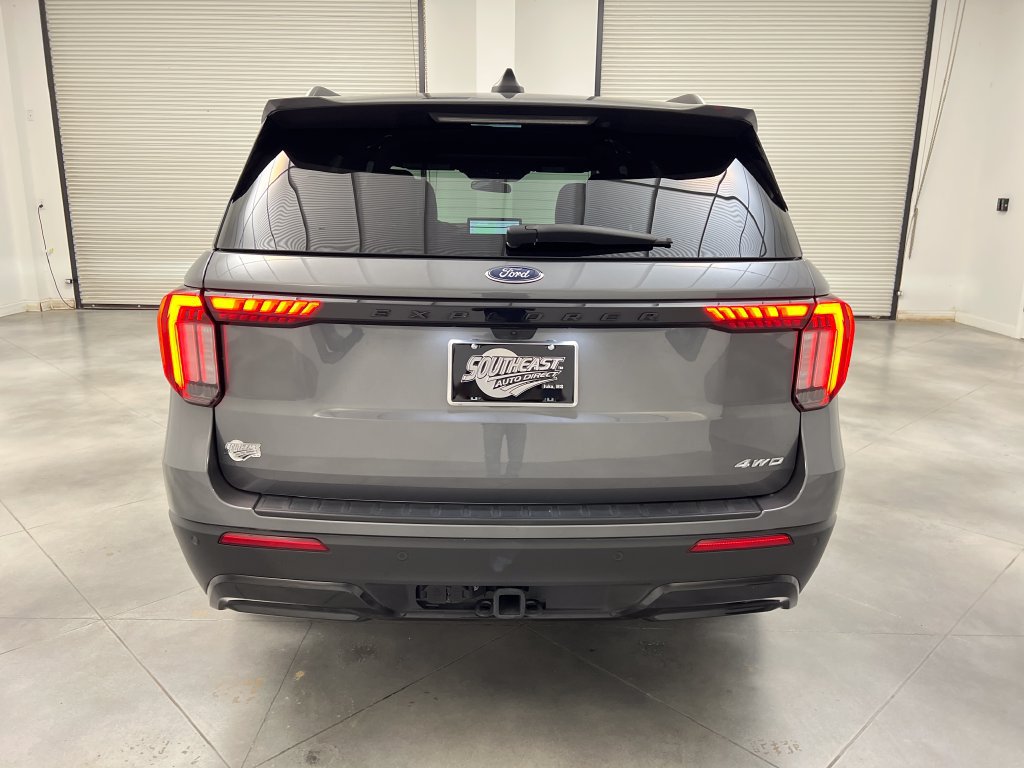 Used 2025 Ford Explorer ST-Line AWD/4WD image 8