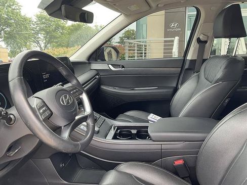Used 2024 Hyundai Palisade Limited AWD/4WD image 2