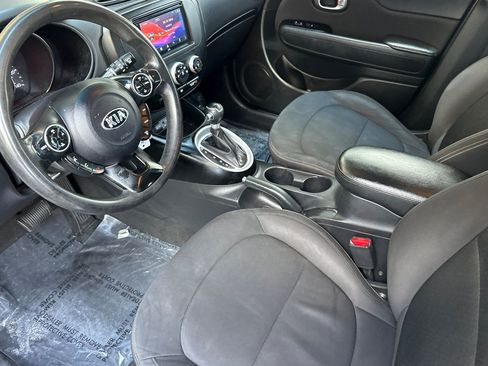 Used 2015 Kia Soul FWD image 10