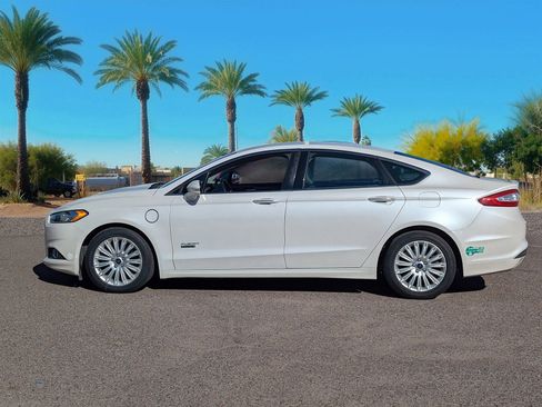 Used 2016 Ford Fusion Energi SE image 2