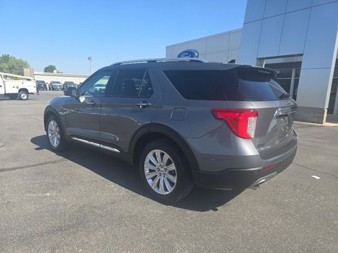 Used 2023 Ford Explorer Limited w/ Limited Technology Package image 3