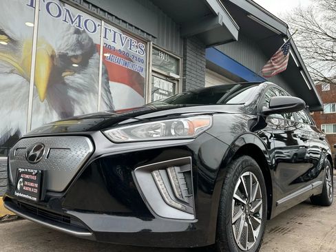 Used 2020 Hyundai Ioniq SE image 7