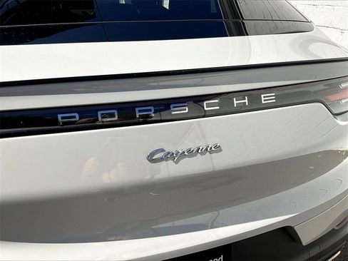 Certified 2023 Porsche Cayenne Coupe image 33