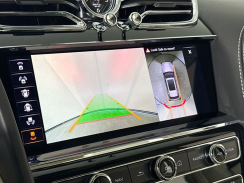 Used 2021 Bentley Bentayga AWD/4WD image 14