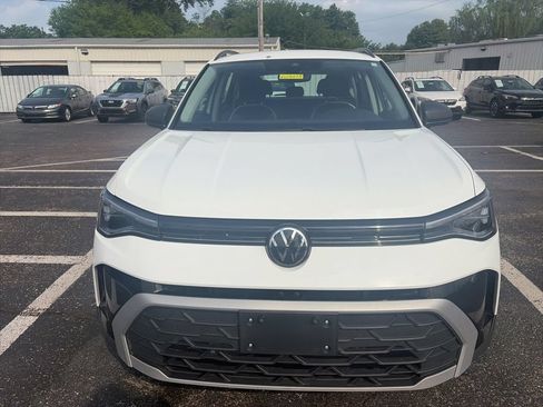 Used 2025 Volkswagen Taos S FWD image 2