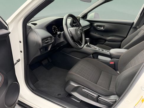 Used 2024 Honda HR-V Sport image 9