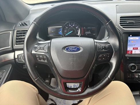 Certified 2019 Ford Explorer XLT w/ Equipment Group 202A image 11