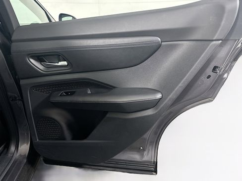 Used 2023 Nissan Ariya FWD image 31