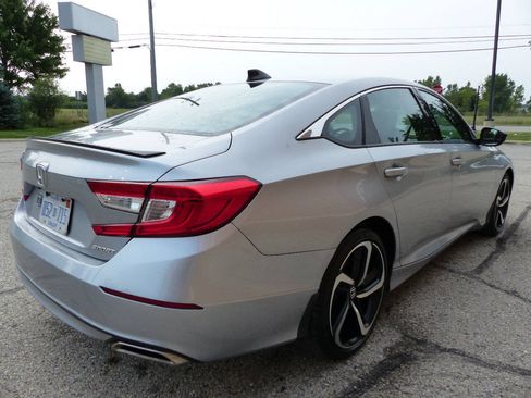 Used 2022 Honda Accord Sport image 11