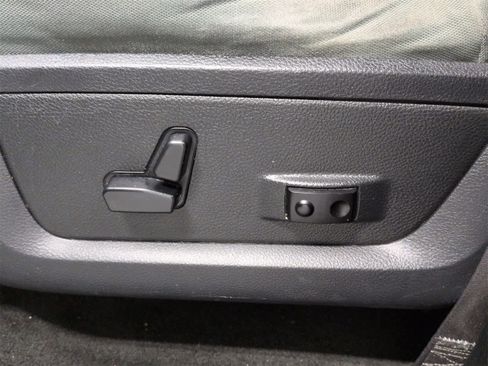 Certified 2015 RAM 2500 SLT w/ Protection Group image 18