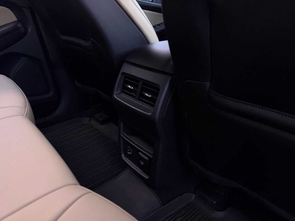 Used 2022 Ford Edge SEL w/ Convenience Package AWD/4WD image 16