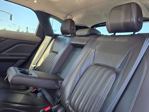 Used 2019 Jaguar F-PACE Portfolio image 19