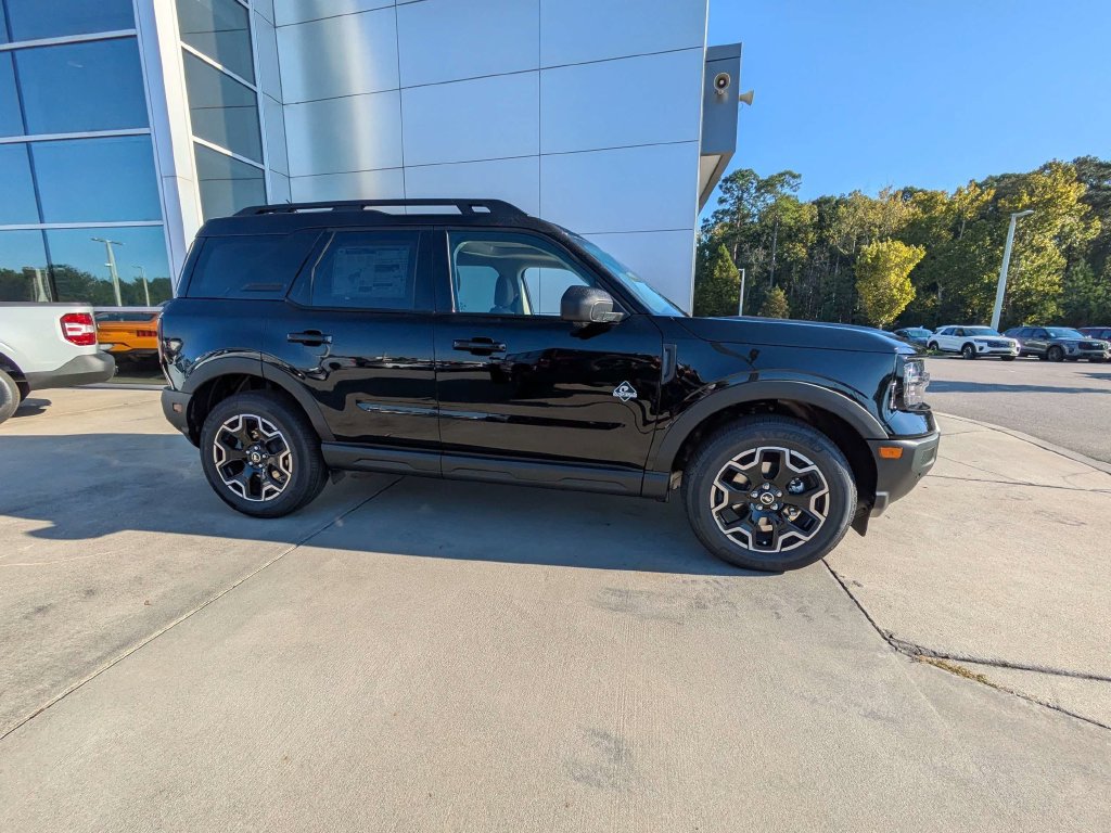 New 2026 Ford Bronco Sport Outer Banks w/ Outer Banks Tech Package+ AWD/4WD image 3