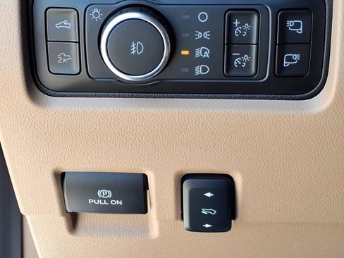 New 2026 Ford F350 4x4 Crew Cab DRW Super Duty image 25