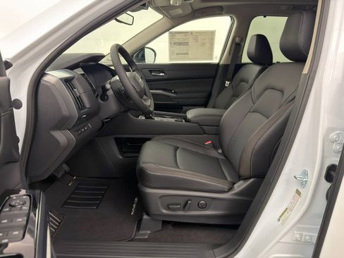 New 2026 Nissan Pathfinder SL w/ SL Premium Package image 14