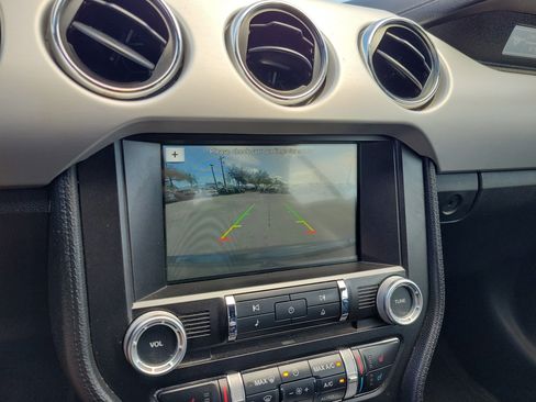 Used 2016 Ford Mustang Premium image 20