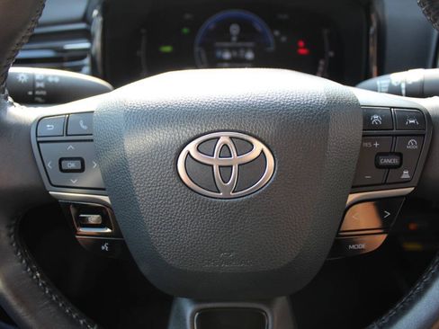 Used 2025 Toyota Camry LE w/ Convenience Package AWD/4WD image 11