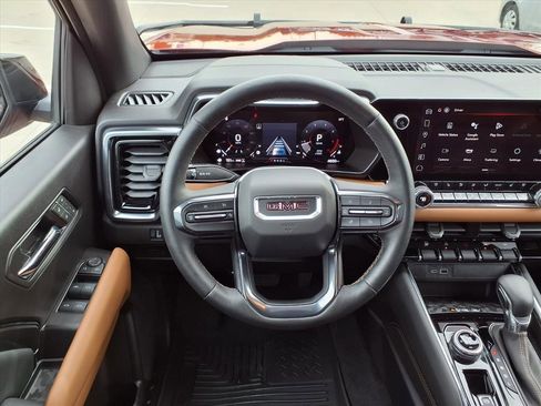 Used 2024 GMC Canyon AT4 w/ AT4 Premium Package image 15