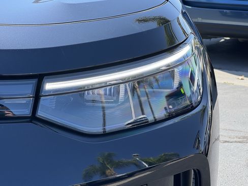 Certified 2025 Volkswagen Tiguan SE AWD/4WD image 5